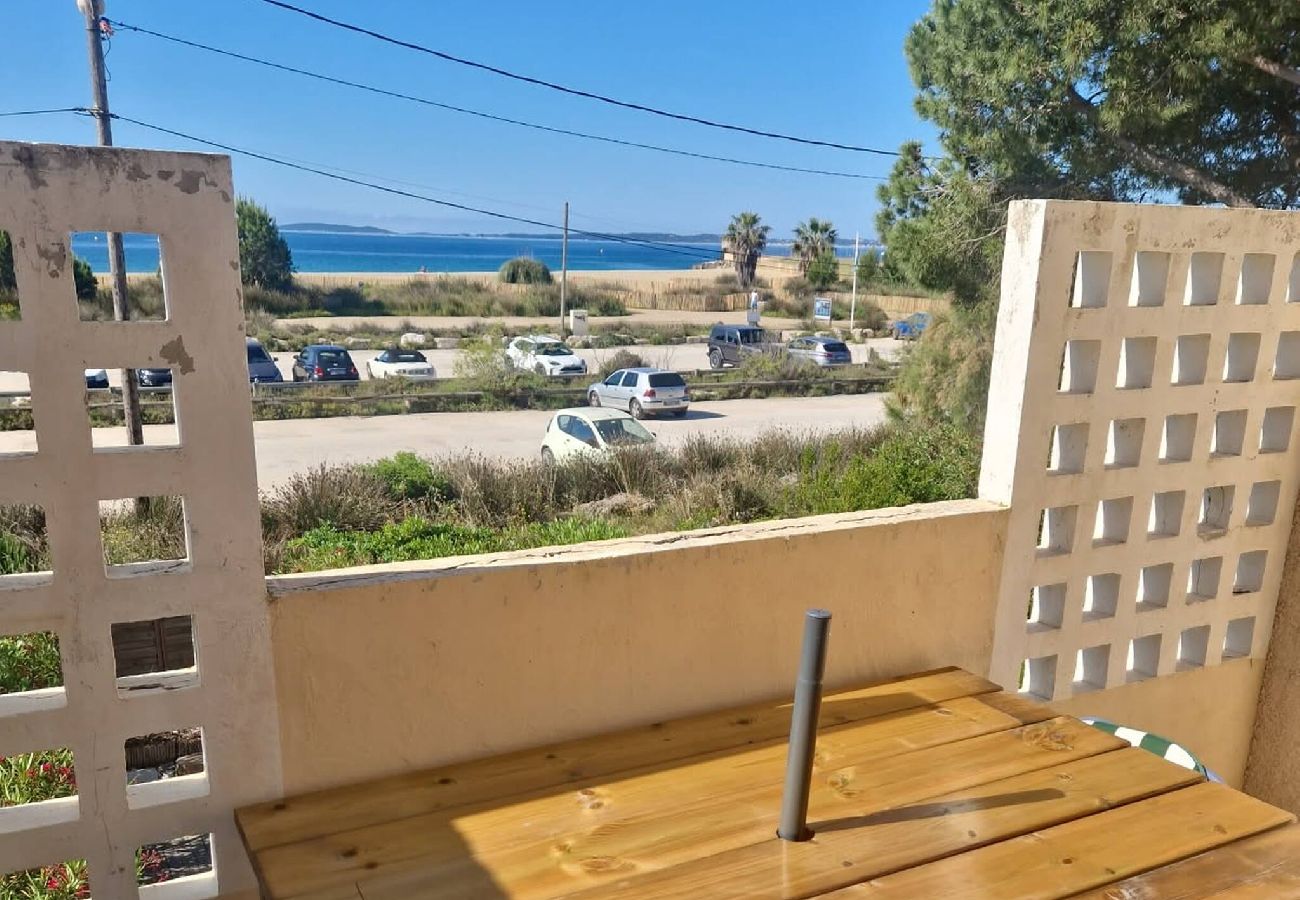 Apartment in Hyères - Soleil - Terrasse -Plage 50m - Hyères Vieux Salins