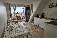 Apartment in Hyères - Soleil - Terrasse -Plage 50m - Hyères Vieux Salins