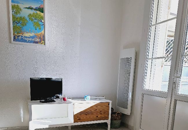 Apartment in Hyères - Studio Hippodrome