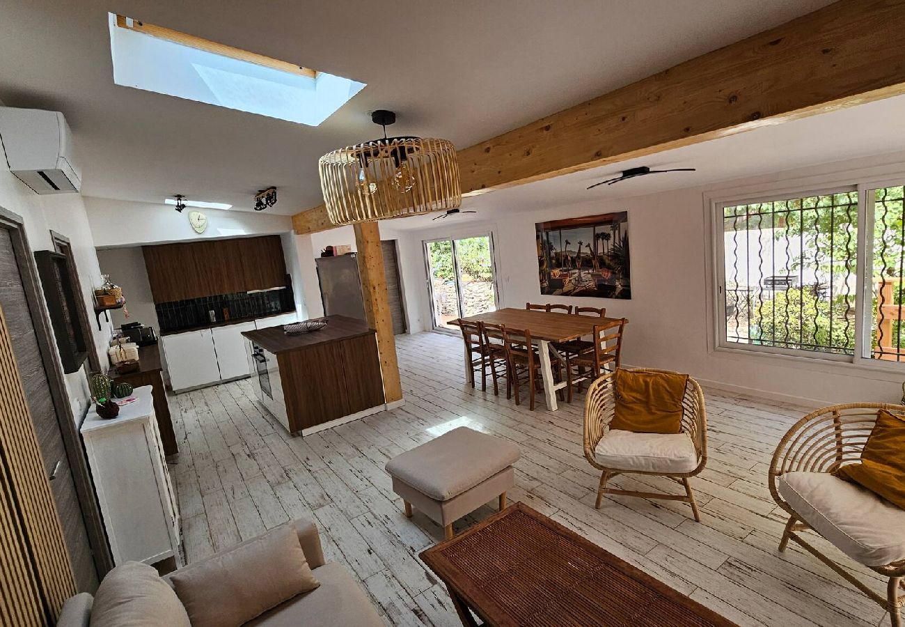 House in Hyères - Villa familiale climatisée, plage à pied