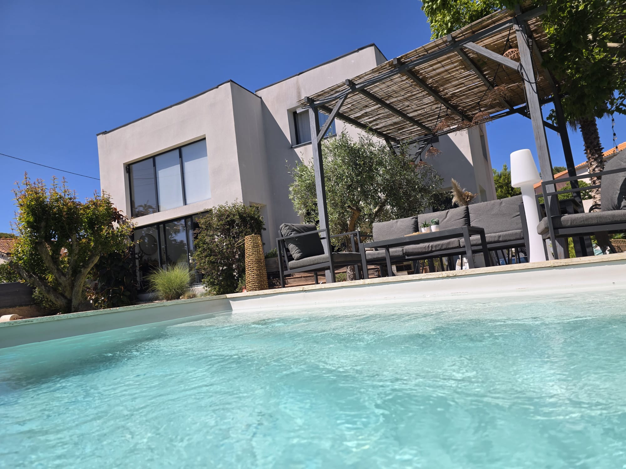 Villa/Dettached house in Hyères - Spacious Giens Villa | Pool, Hot Tub & Outdoor Fun