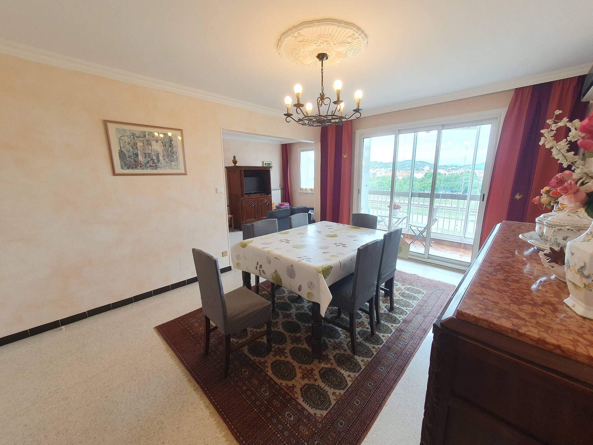  in Hyères - Spacious 2BR Flat – AC, Parking, Near Train Station