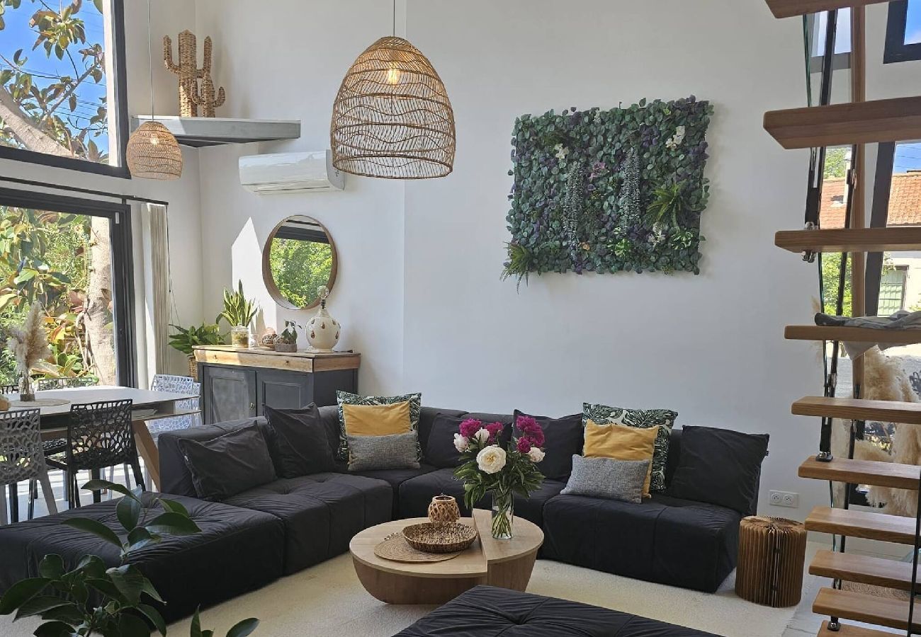 Villa in Hyères - White diamond of the peninsula pool