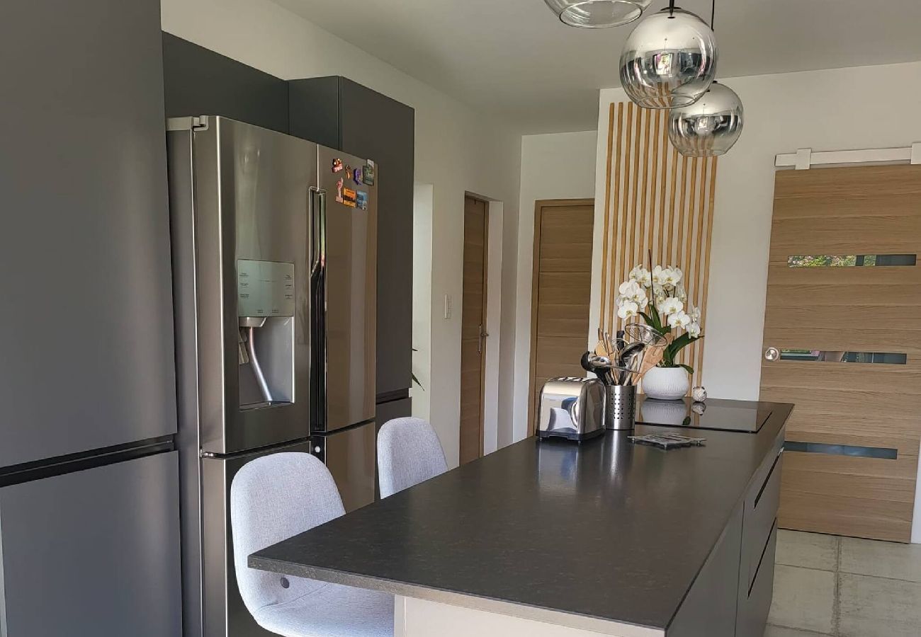 Villa in Hyères - White diamond of the peninsula pool