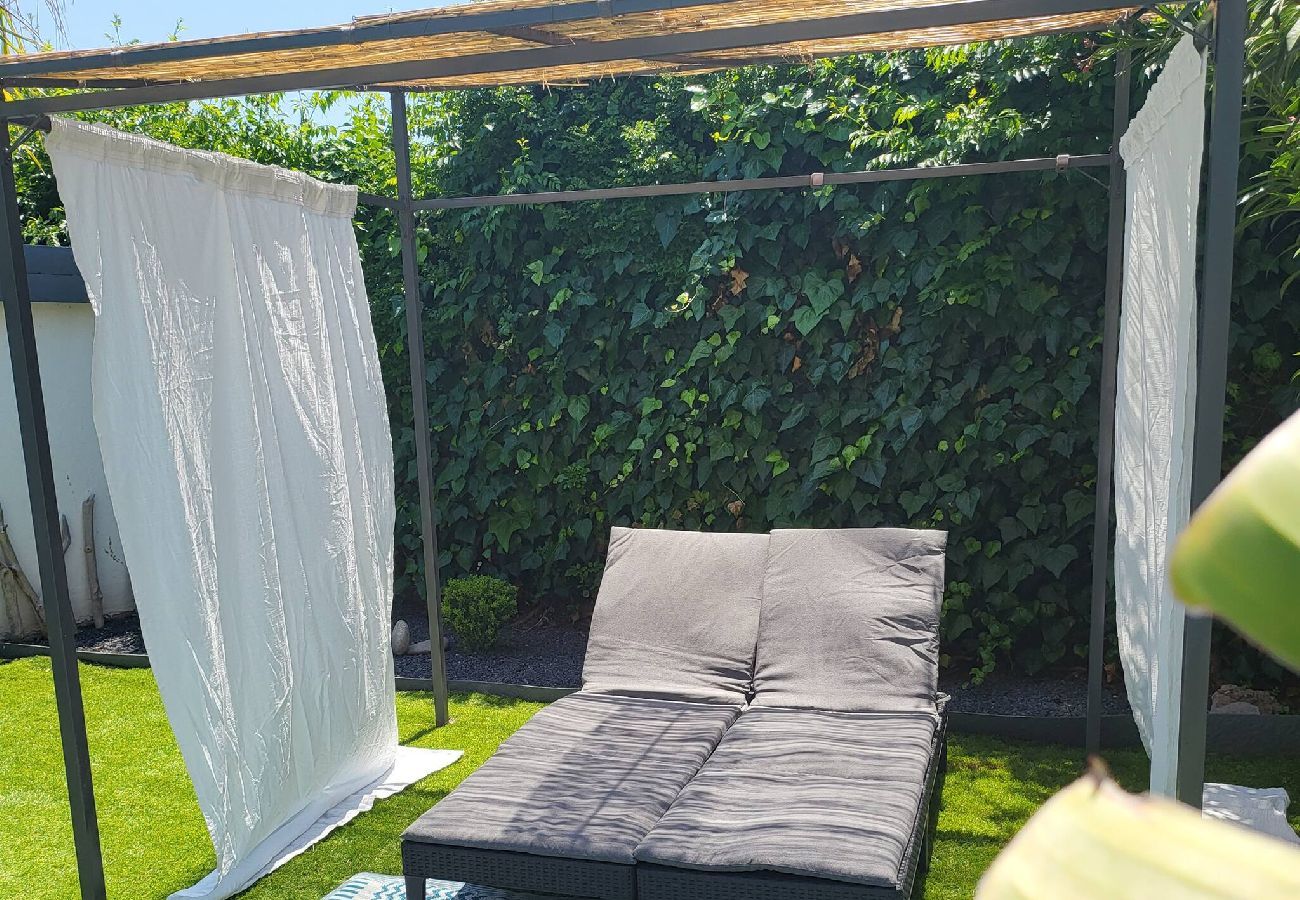 Villa in Hyères - White diamond of the peninsula pool