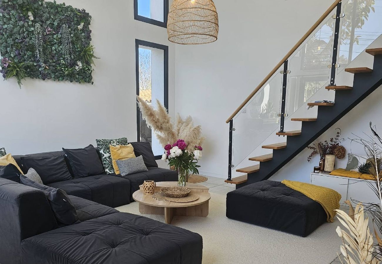 Villa in Hyères - White diamond of the peninsula pool