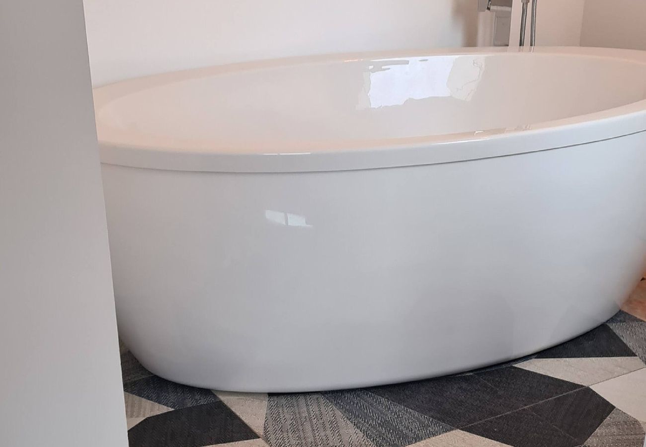 Villa in Hyères - White diamond of the peninsula pool