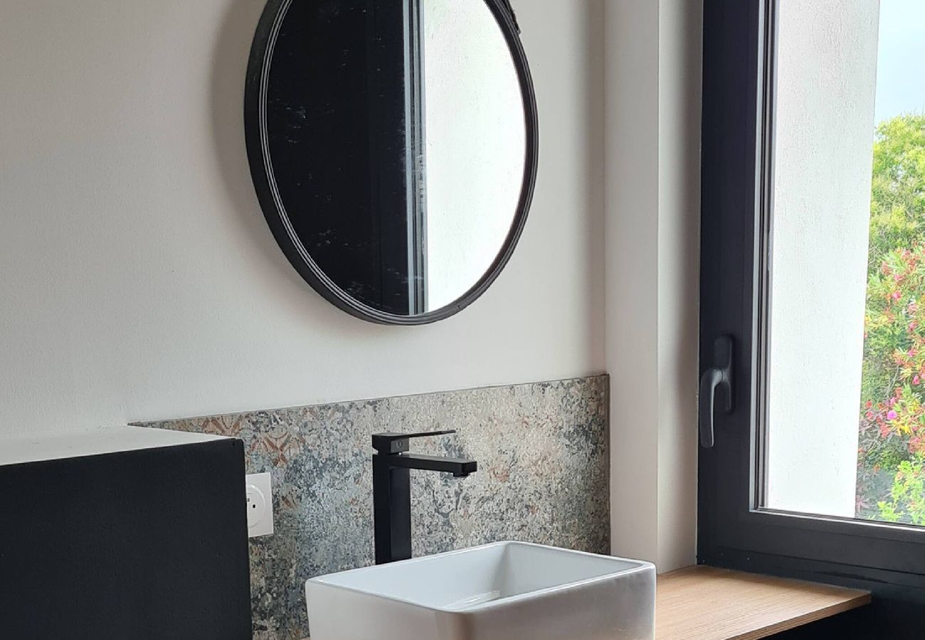 Villa in Hyères - White diamond of the peninsula pool