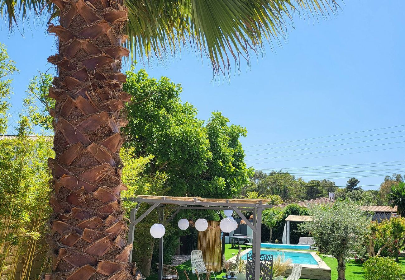 Villa in Hyères - White diamond of the peninsula pool