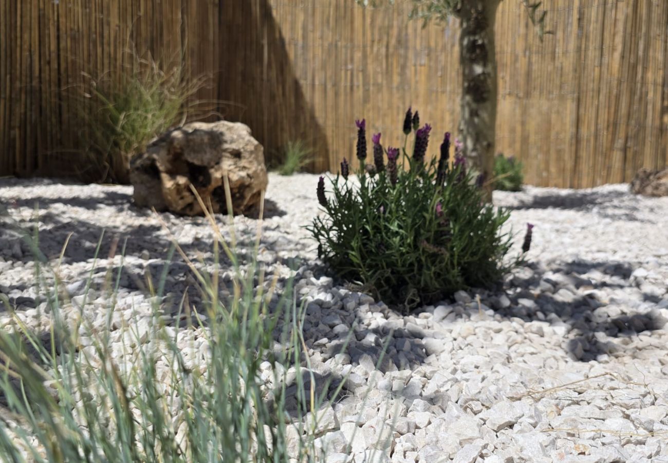 Villa in Hyères - Spacious Giens Villa | Pool, Hot Tub & Outdoor Fun