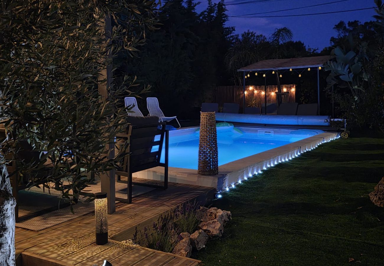 Villa in Hyères - Spacious Giens Villa | Pool, Hot Tub & Outdoor Fun