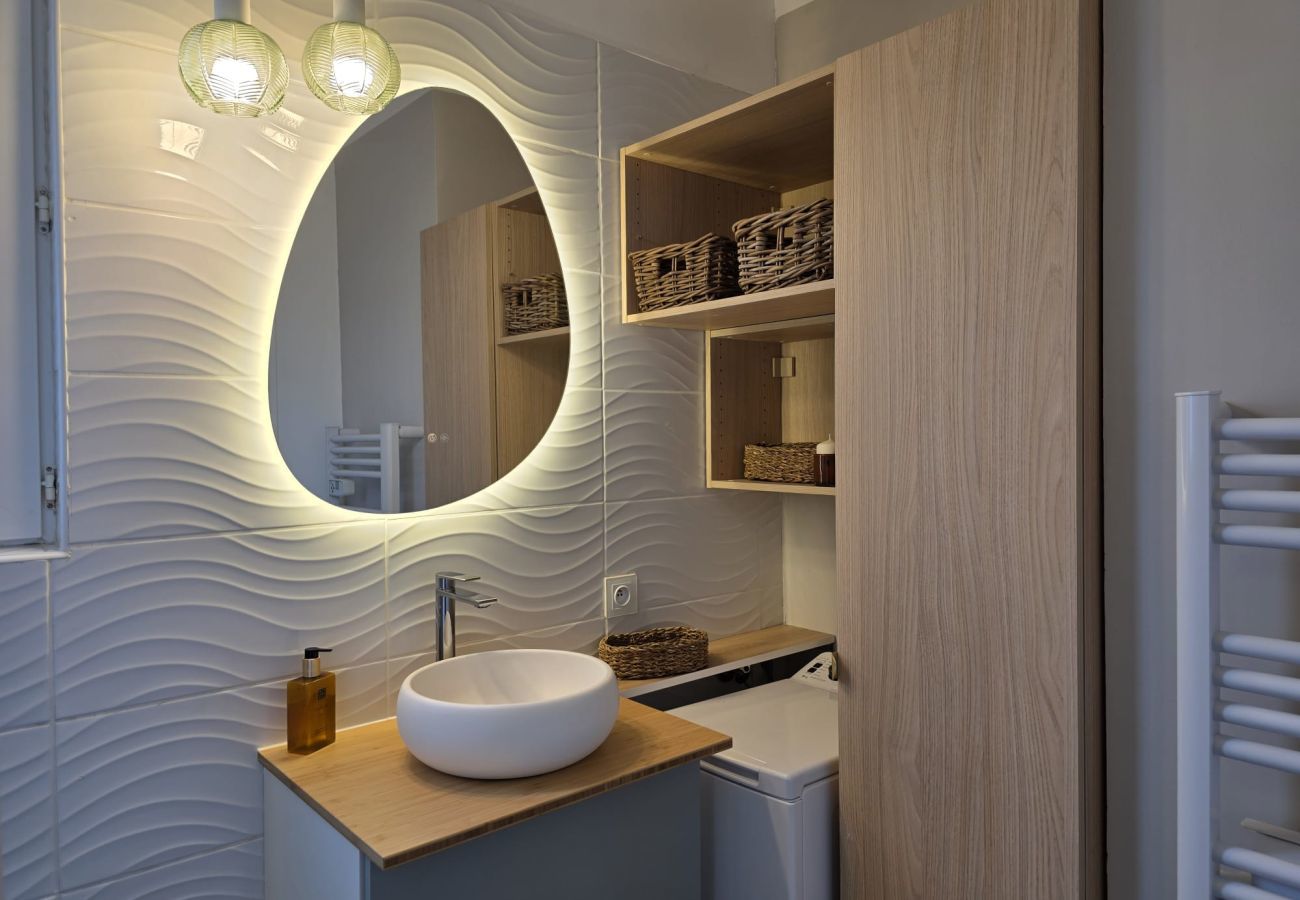 Apartment in Hyères - -