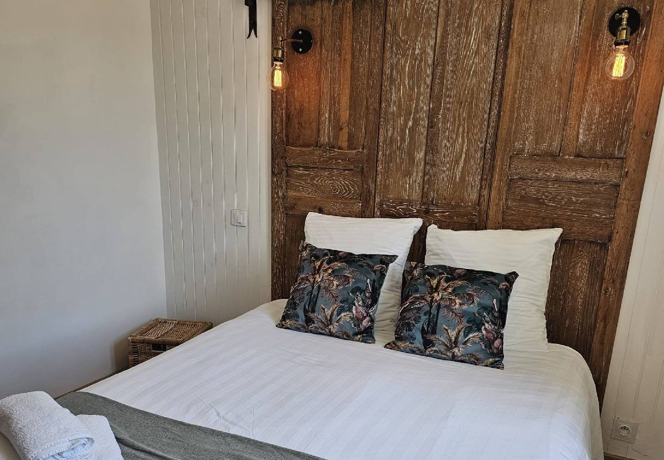 Apartment in Hyères - -