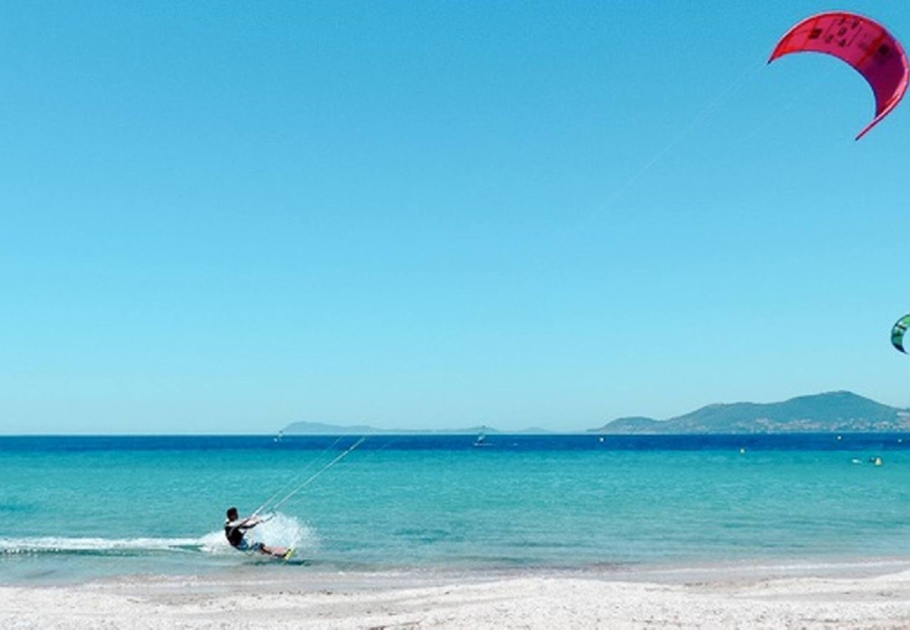 Apartment in Hyères - -