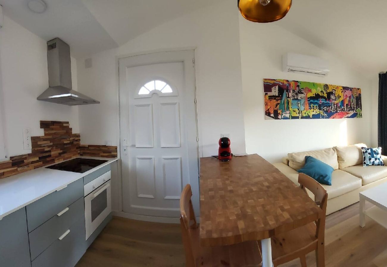 Apartment in Hyères - -