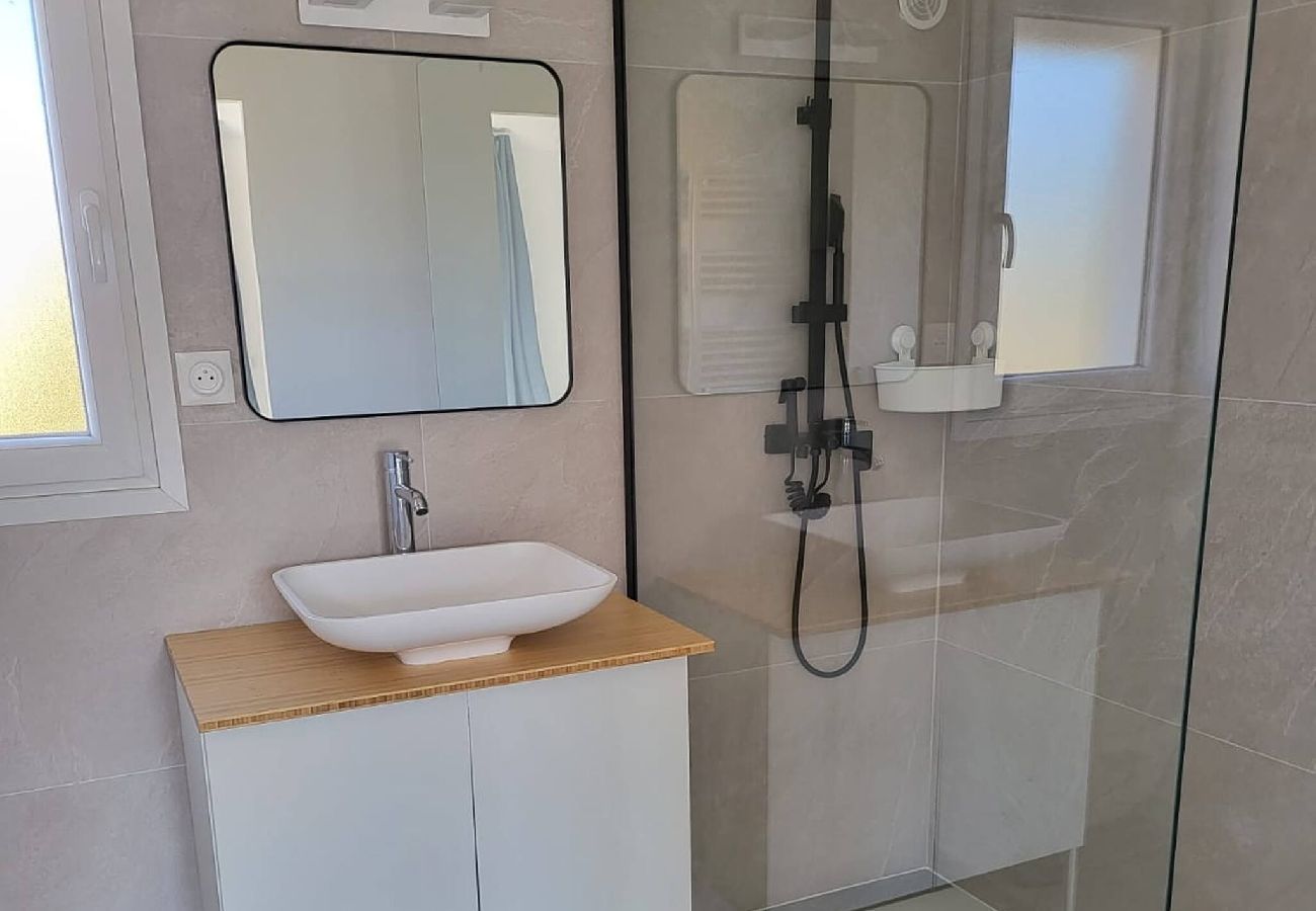 Apartment in Hyères - -