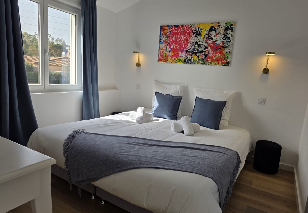 Apartment in Hyères - Les Photinias Giens Peninsula Beach King-Size Bed