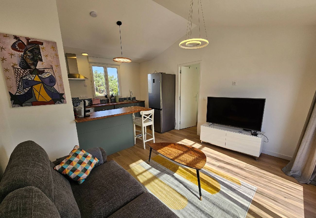 Apartment in Hyères - -