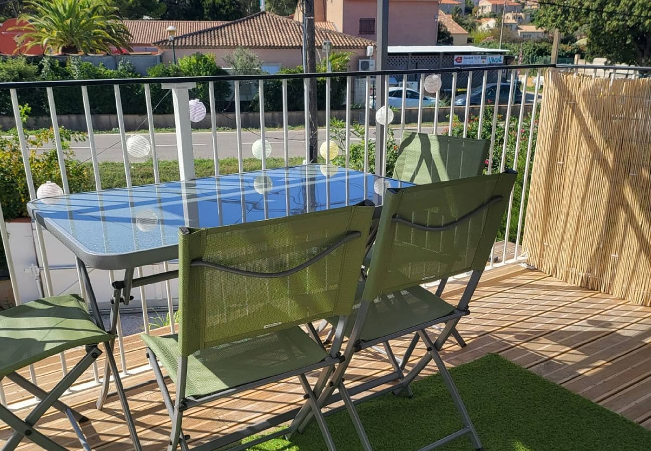 Apartment in Hyères - -