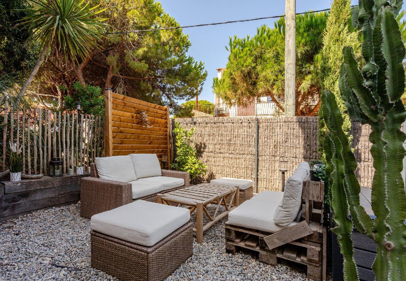 Apartment in Hyères - Le Cigalet Plage La Capte Jardin Presqu'île Giens 