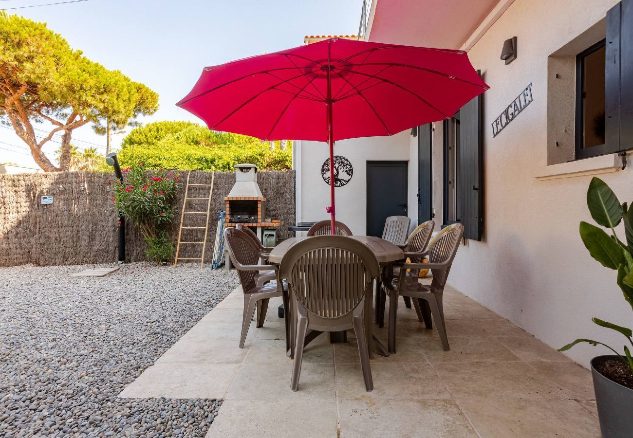 Apartment in Hyères - Le Cigalet Plage La Capte Jardin Presqu'île Giens 