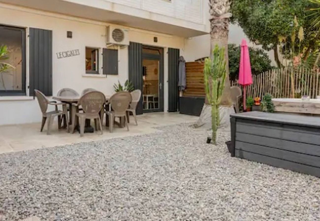 Apartment in Hyères - Le Cigalet Plage La Capte Jardin Presqu'île Giens 