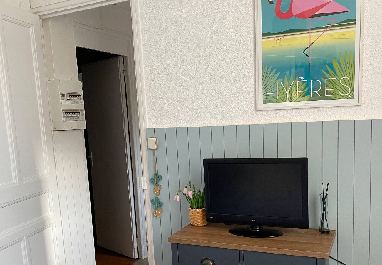 Apartment in Hyères - Le Cigalet Plage La Capte Jardin Presqu'île Giens 