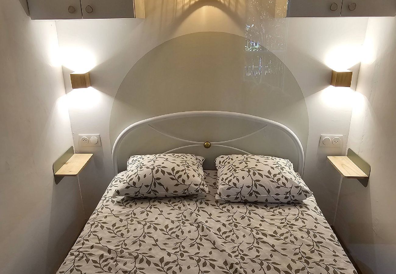 Apartment in Hyères - Escape & Beach at the Port on Giens Peninsula