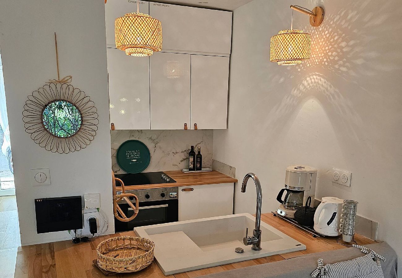 Apartment in Hyères - Escape & Beach at the Port on Giens Peninsula