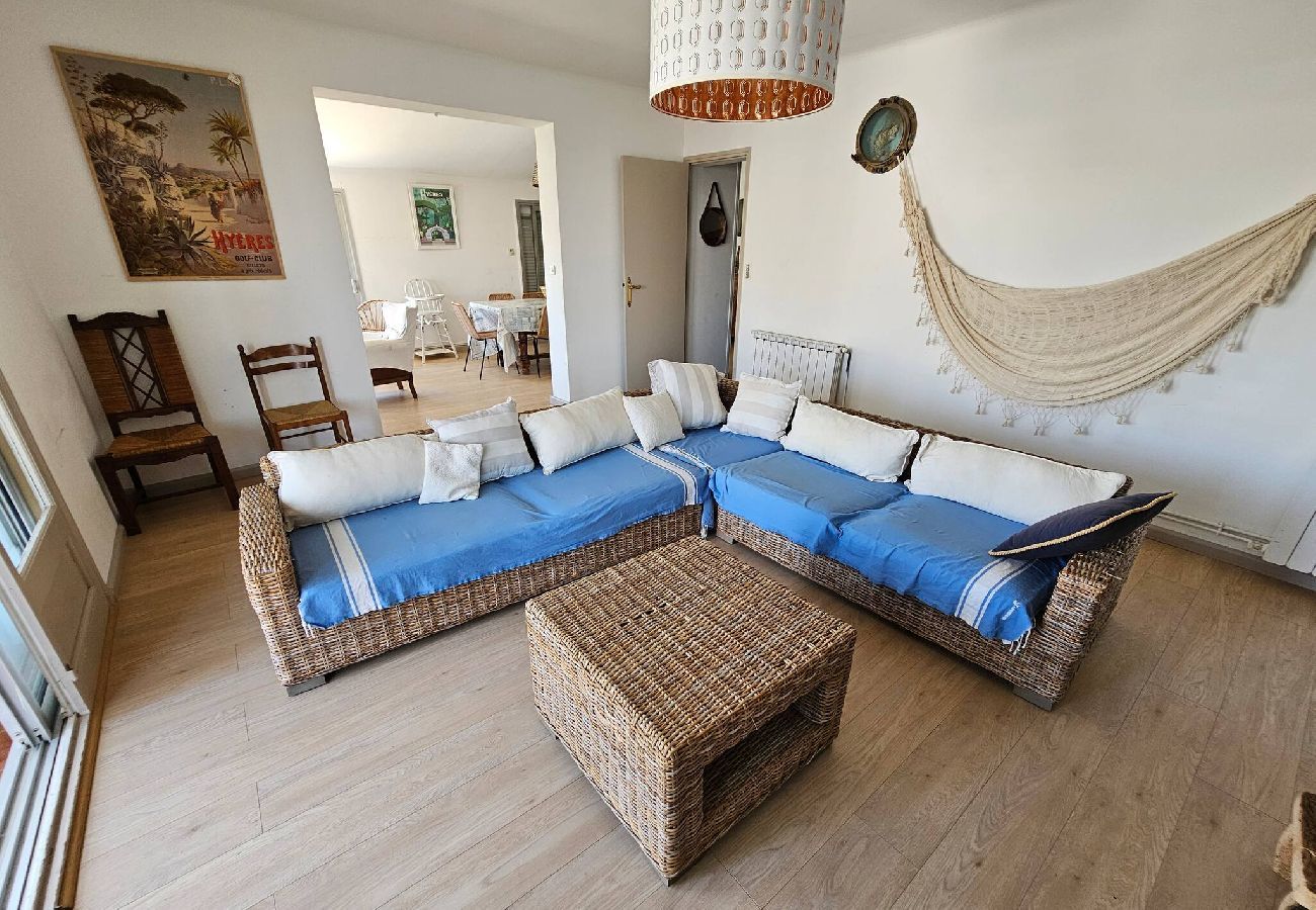 House in Hyères - Villa Hamac climatisée à 80m de la mer Beach House 