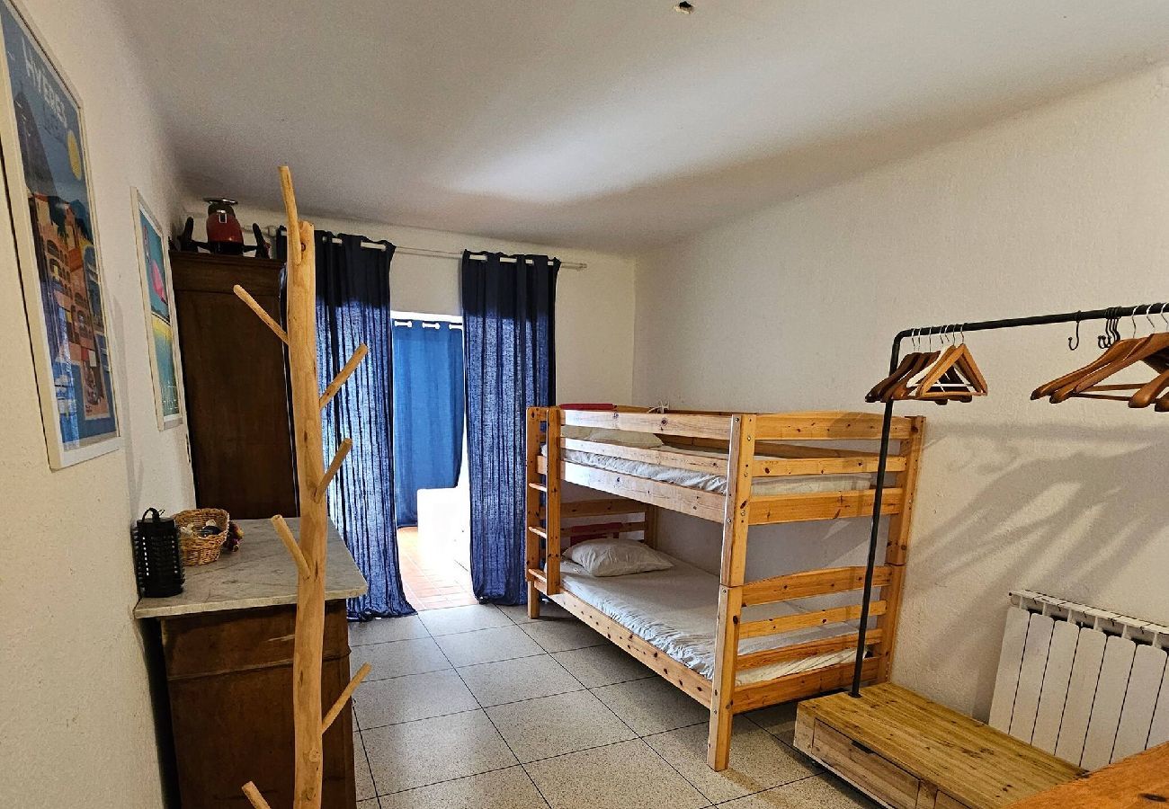 House in Hyères - Villa Hamac climatisée à 80m de la mer Beach House 