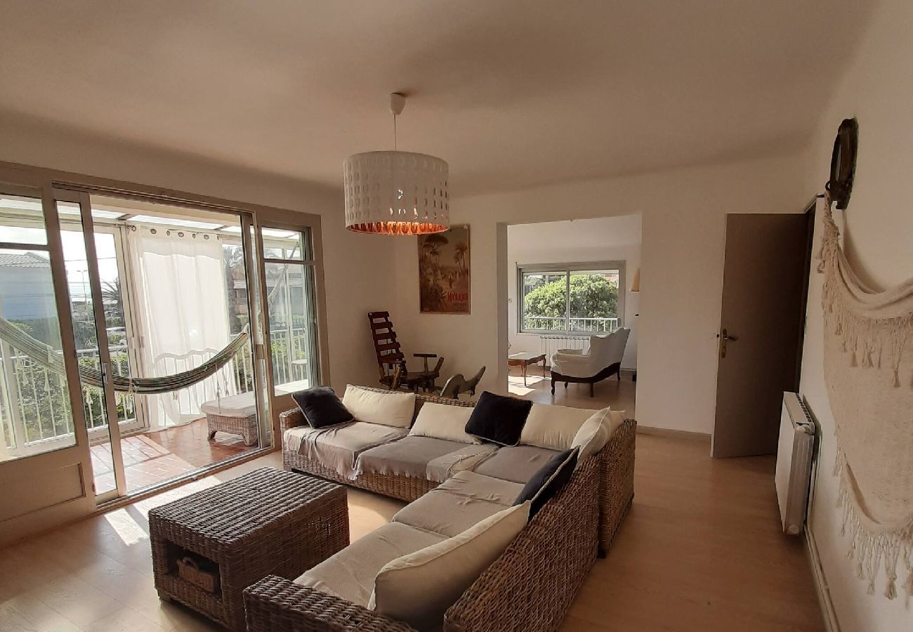 House in Hyères - Villa Hamac climatisée à 80m de la mer Beach House 