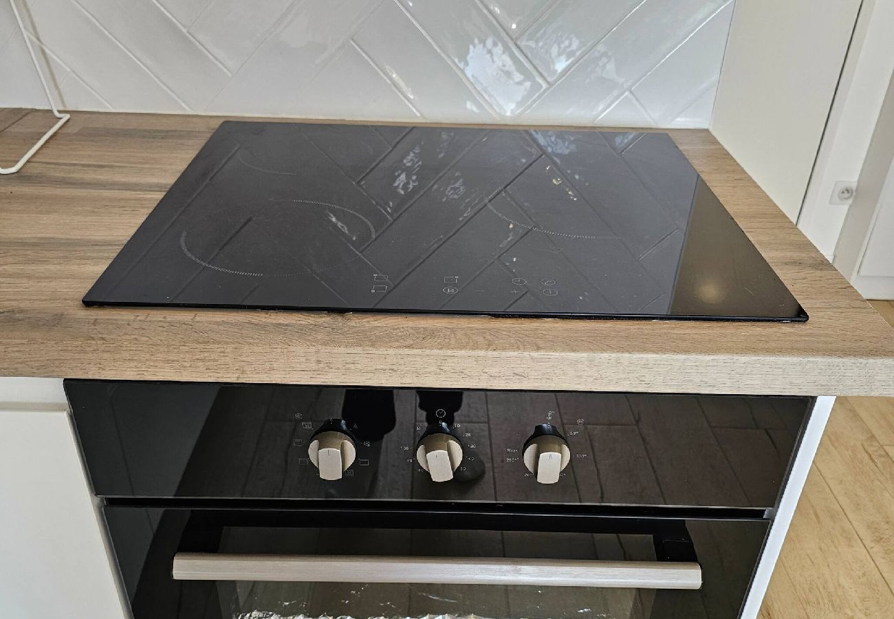 Apartment in Hyères - Sun – Terrace – 50m from the Beach – Hyères Vieux Salins