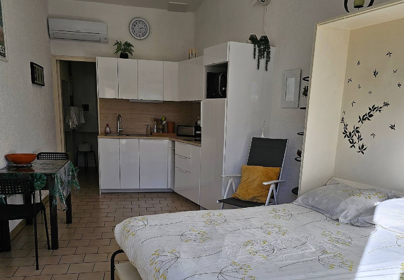 Apartment in Hyères - Beausoleil Terrace – 800m from the Beach – Quiet – Air Conditioning