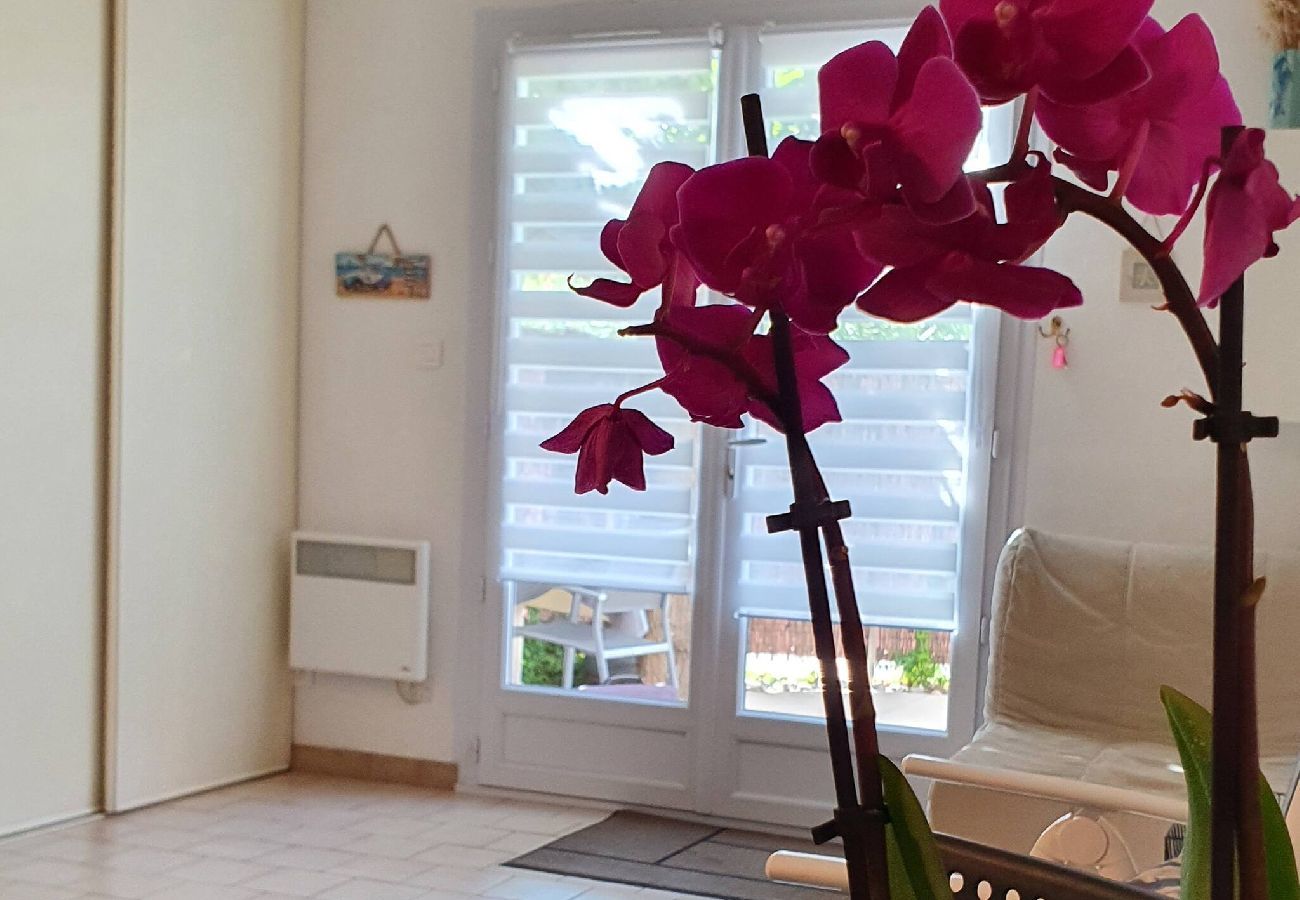 Apartment in Hyères - Beausoleil Terrace – 800m from the Beach – Quiet – Air Conditioning