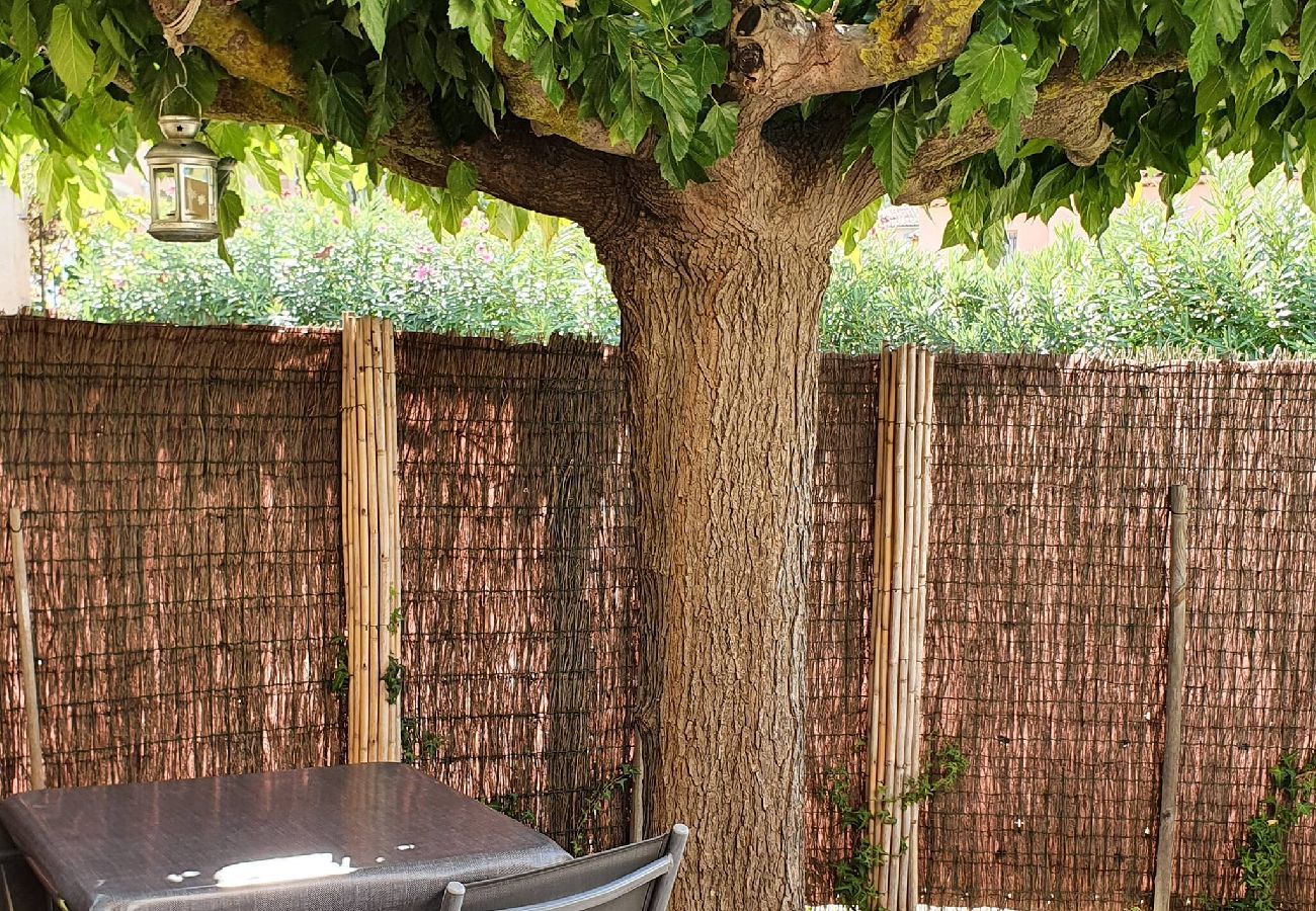 Apartment in Hyères - Beausoleil Terrace – 800m from the Beach – Quiet – Air Conditioning