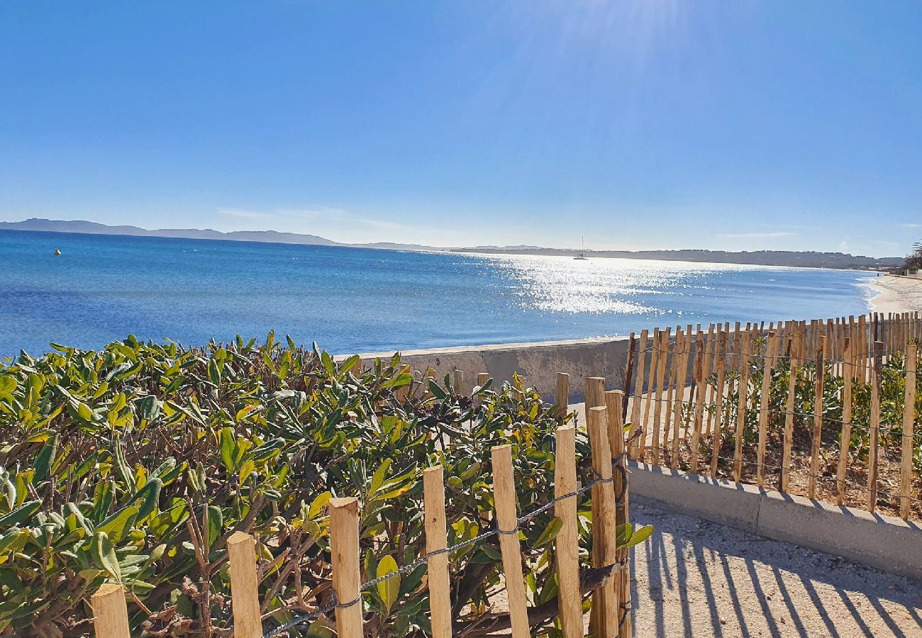 Apartment in Hyères - Beausoleil Terrace – 800m from the Beach – Quiet – Air Conditioning