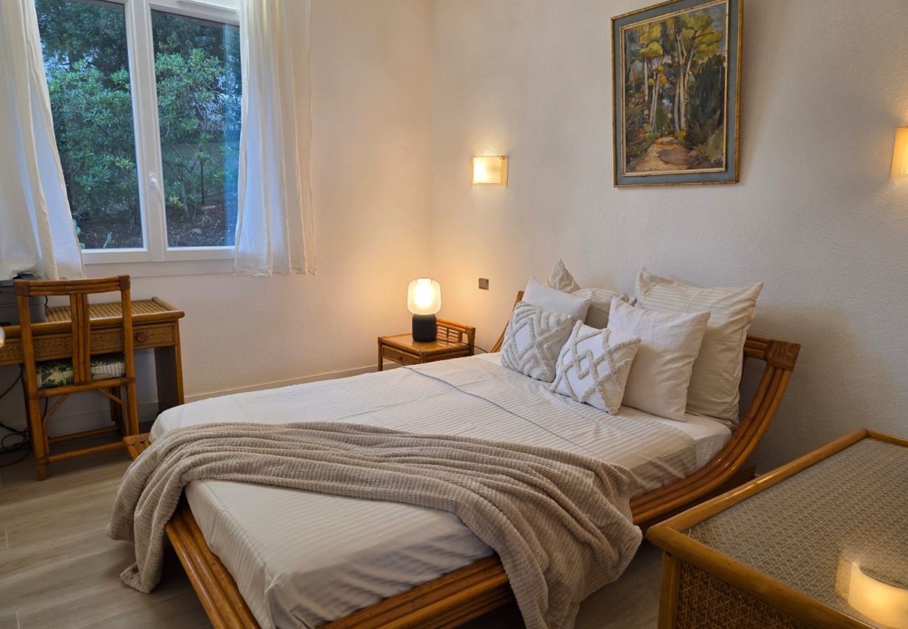 House in Hyères - Renovated Waterfront Paradise, Giens Peninsula A/C