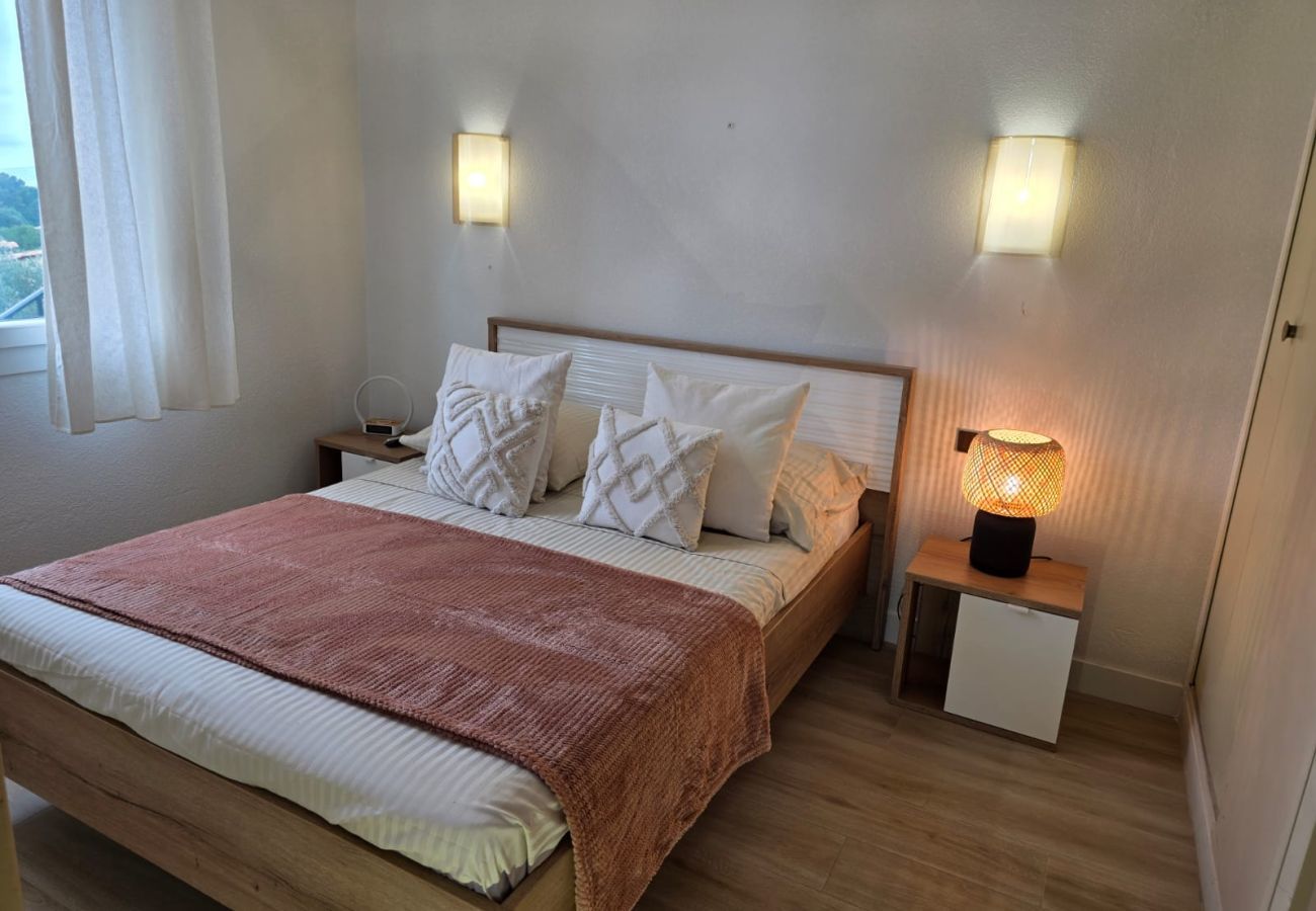 House in Hyères - Renovated Waterfront Paradise, Giens Peninsula A/C