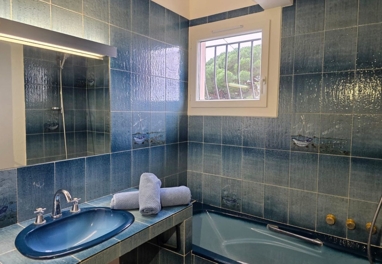 House in Hyères - Renovated Waterfront Paradise, Giens Peninsula A/C