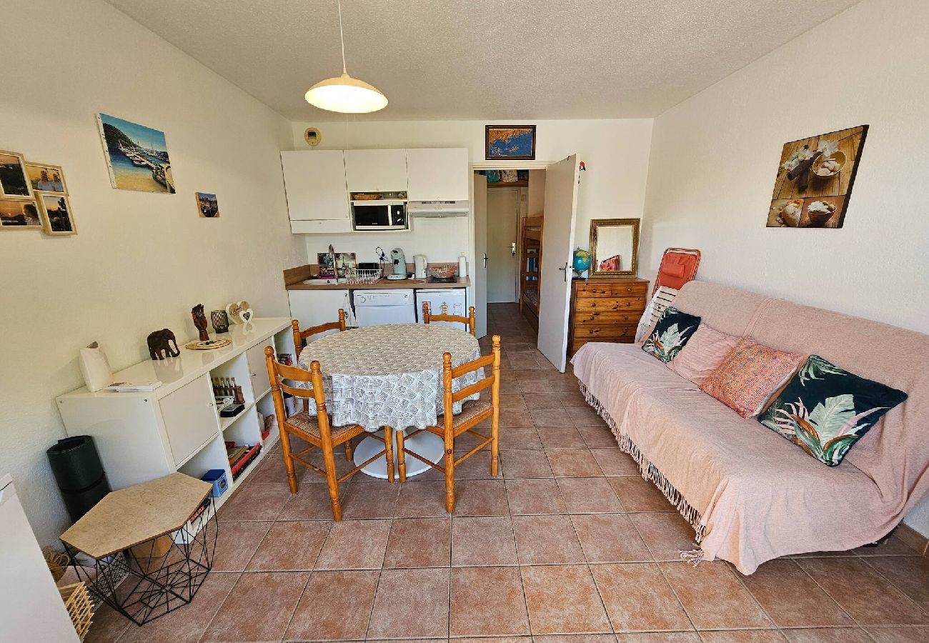 Apartment in Hyères - Holiday Break – A/C – 500m from the Beach – Terrace