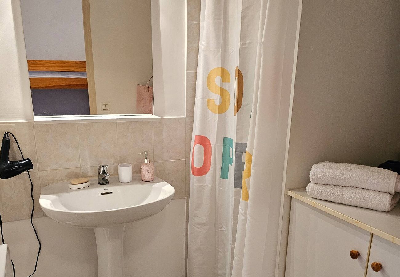 Apartment in Hyères - Holiday Break – A/C – 500m from the Beach – Terrace