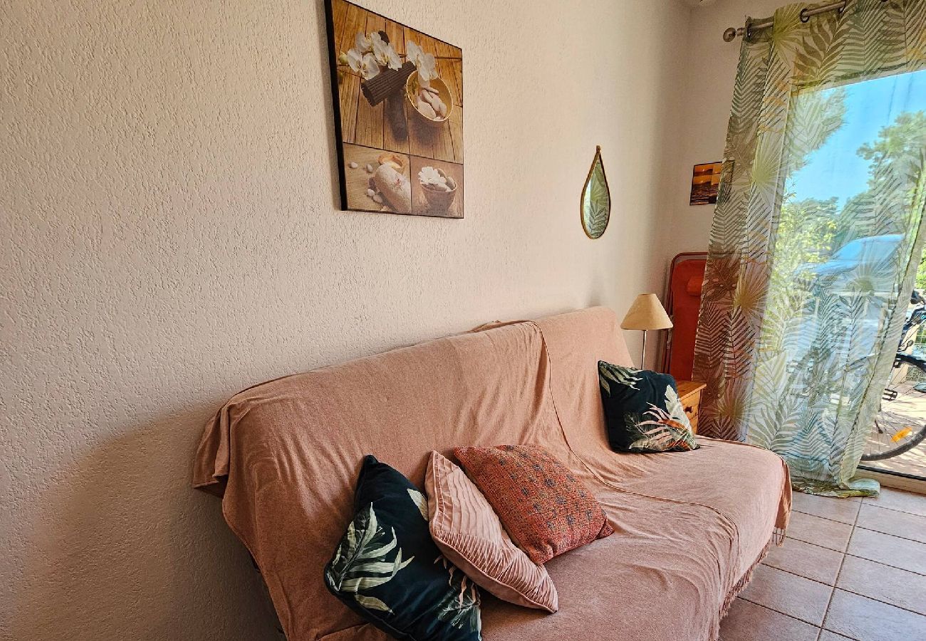 Apartment in Hyères - Holiday Break – A/C – 500m from the Beach – Terrace