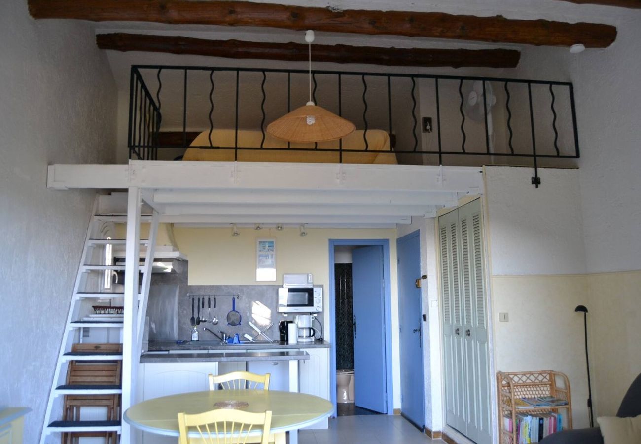 Studio in Hyères - Peaceful Getaway Hyères Costebelle Sea View AC