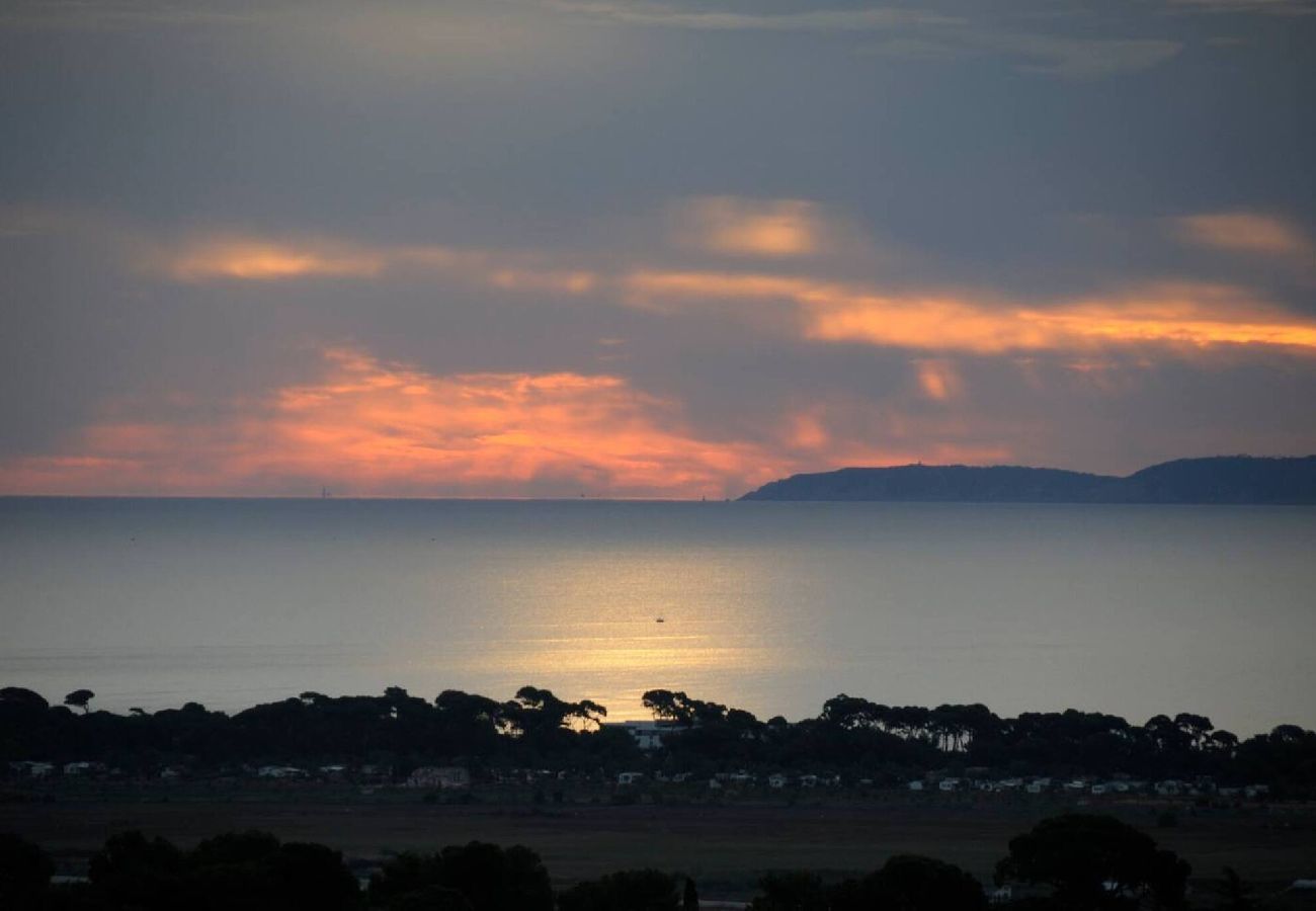 Studio in Hyères - Peaceful Getaway Hyères Costebelle Sea View AC