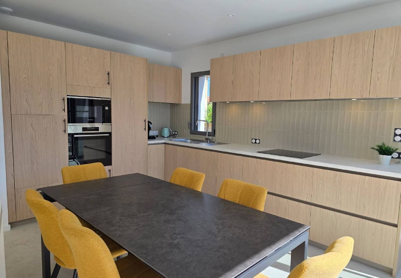Apartment in Hyères - Under the Palm Tree - Beach - Air Conditioning - Garden