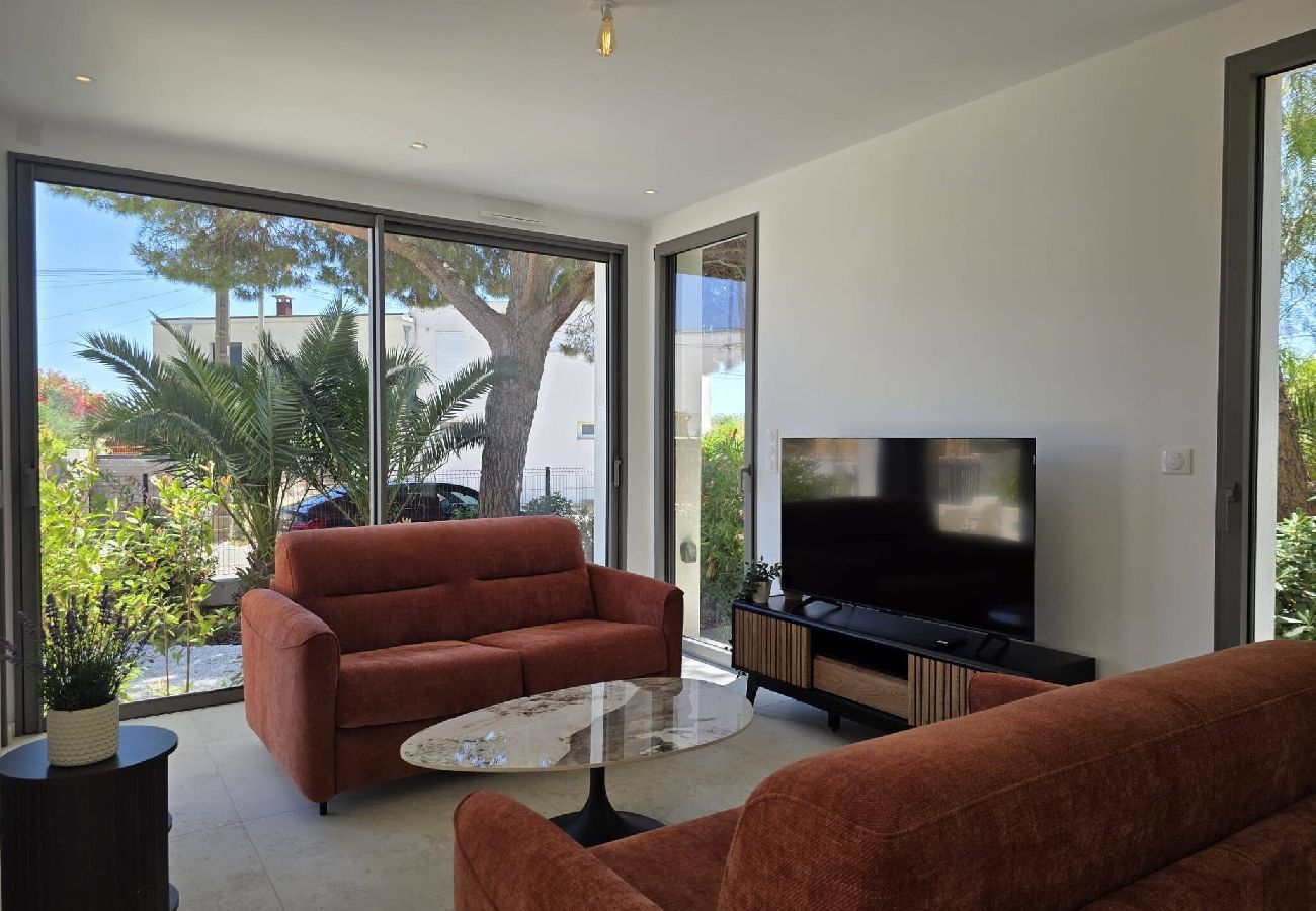 House in Hyères - Élégante villa neuve à deux pas de la plage - Clim 