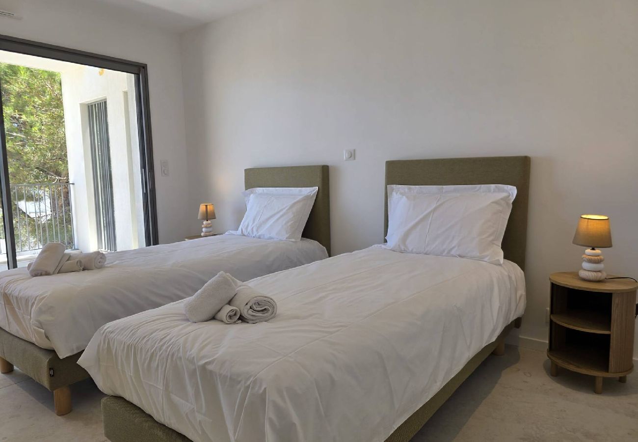 House in Hyères - Élégante villa neuve à deux pas de la plage - Clim 