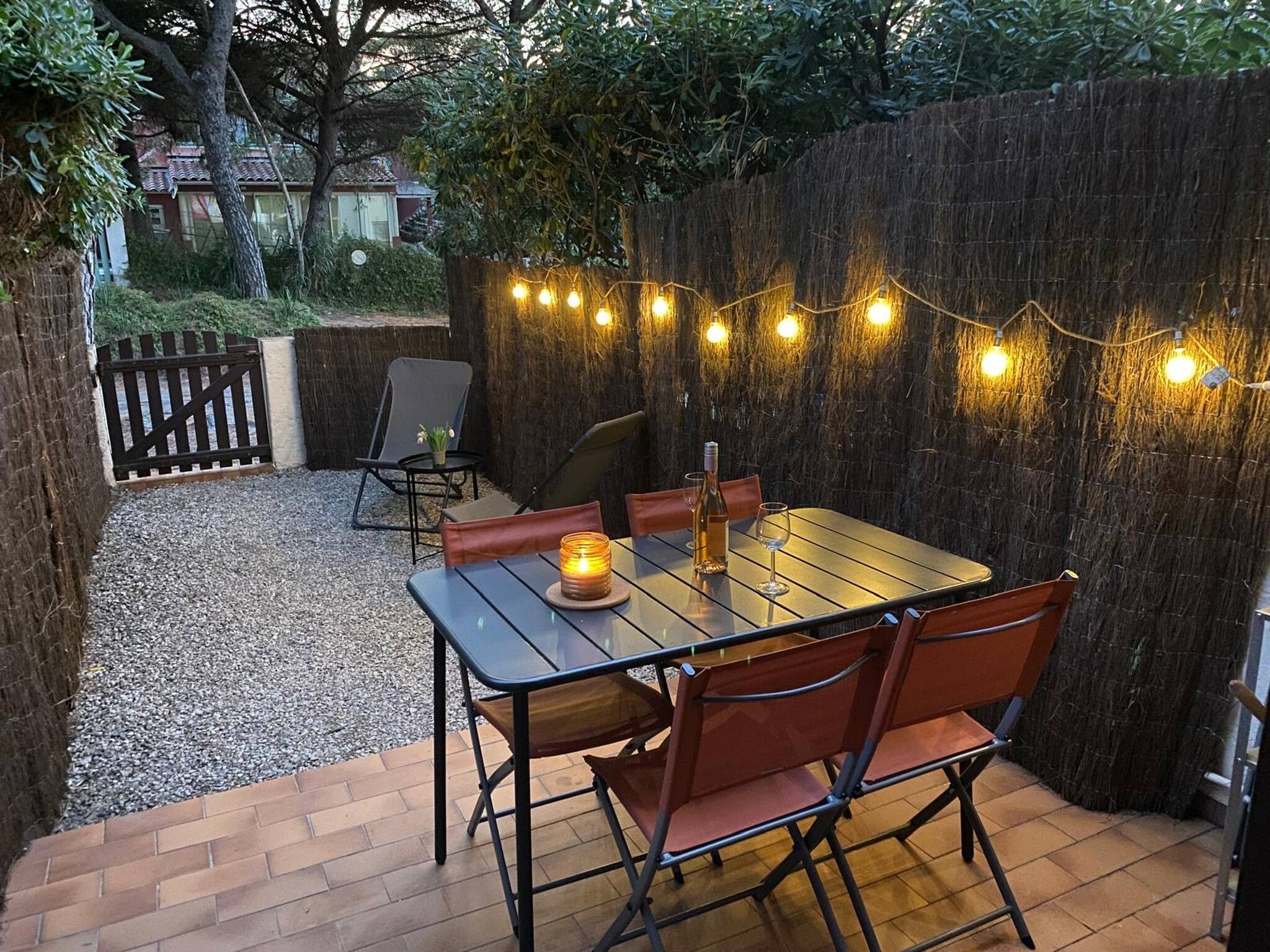  à Hyères - Cosy studio à 100m mer – Jardinet & Clim