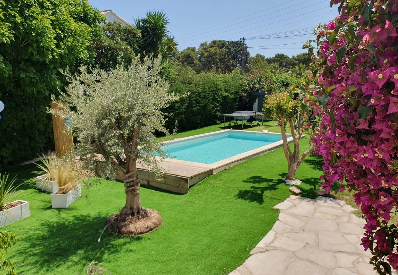 Villa à Hyères - Le diamant blanc de la presqu'île de Giens piscine 